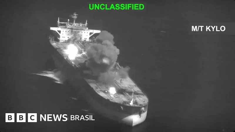 EUA afirmam ter atingido três petroleiros ligados ao Irã
