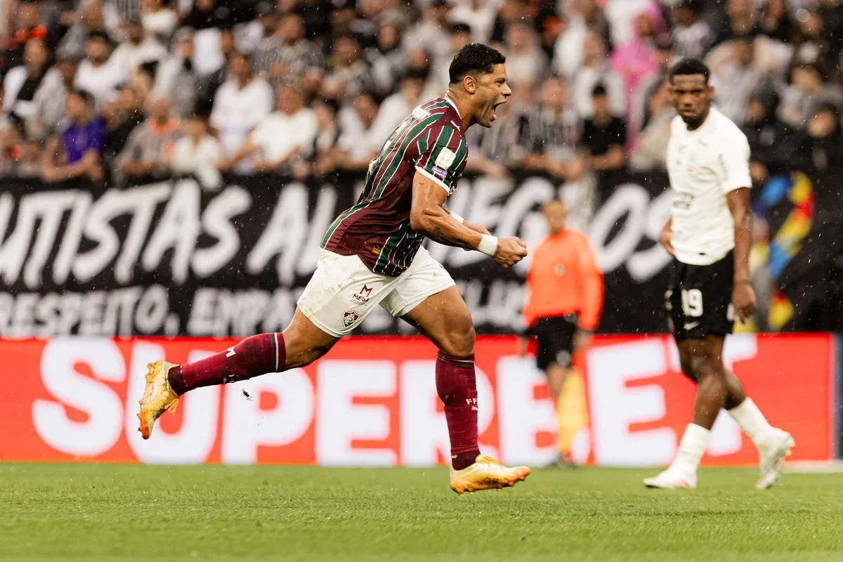 Fluminense bate o Corinthians por 3 x 1 e sobe para o terceiro lugar