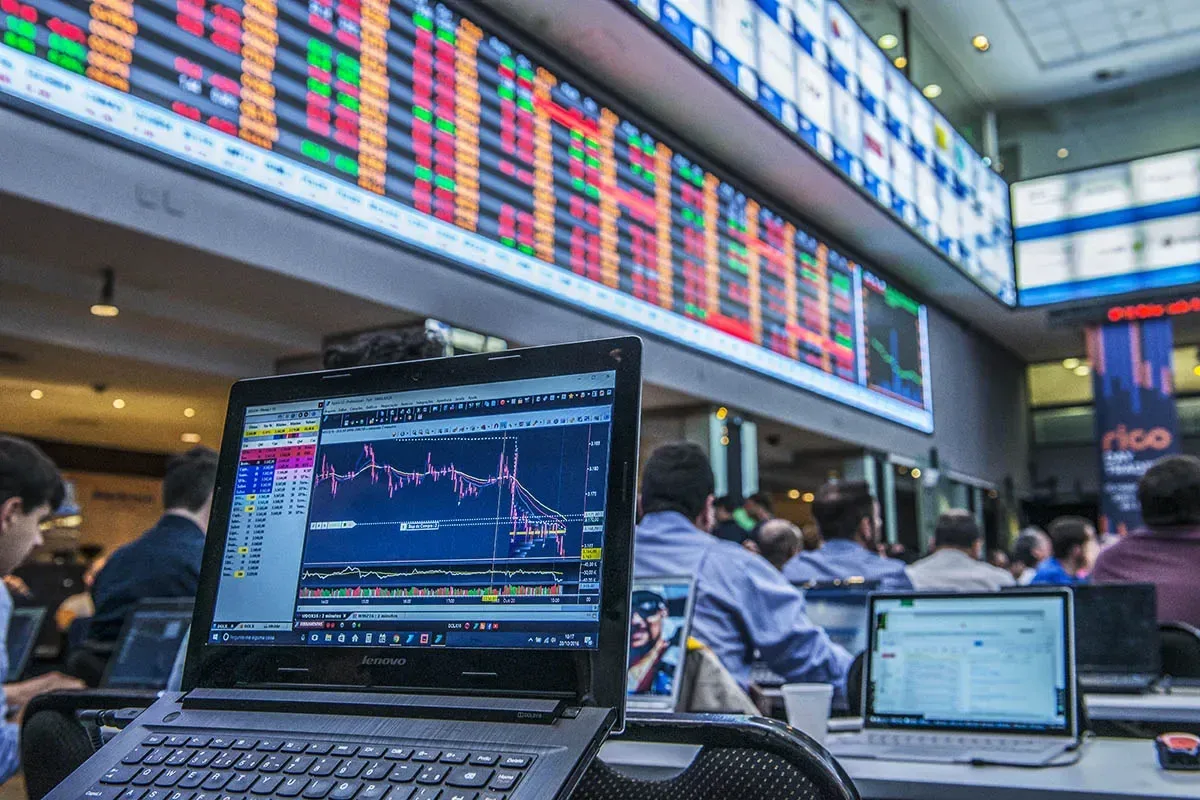 VIX Brasil atinge recorde de 30,15 pontos em meio à incerteza no mercado