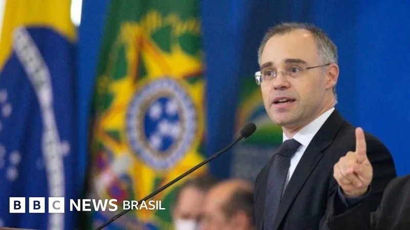 Mendonça libera sigilos no caso Master após cobrança de Fachin
