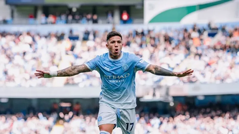 Manchester City supera Sunderland e mantém campanha perfeita na Premier League