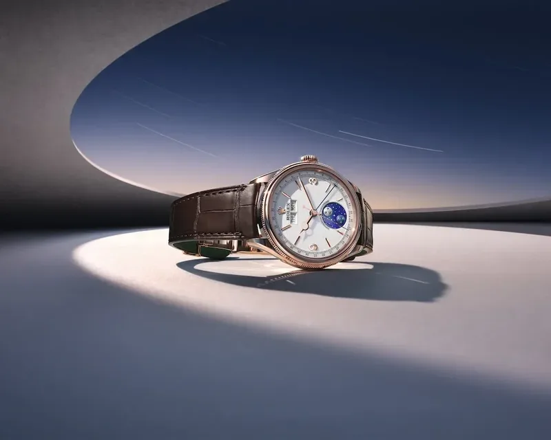 Rolex apresenta relógio com calendário anual e indicação das fases da lua