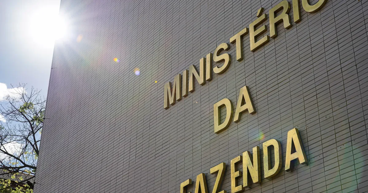 IFI vê risco de descumprimento da meta fiscal em 2027