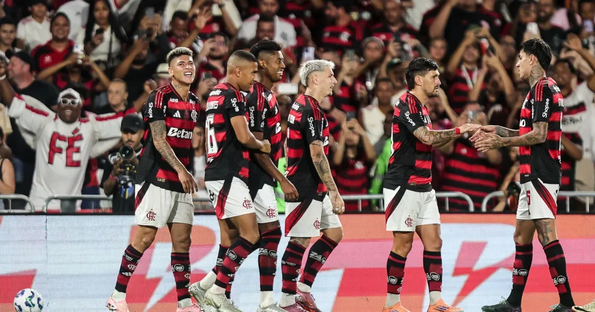 Flamengo busca alternativa para substituir Arrascaeta após lesão no punho