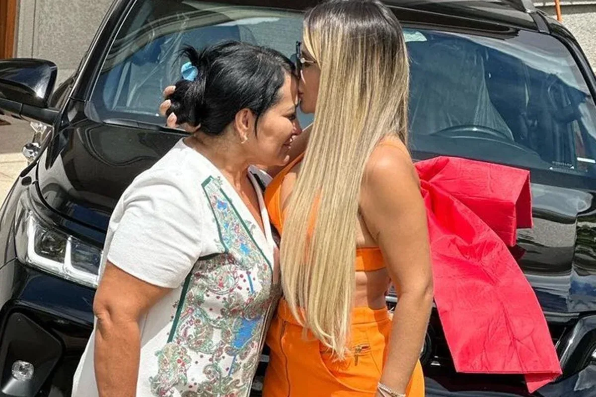 Carta de Deolane Bezerra à mãe fala em fé e saudade durante prisão