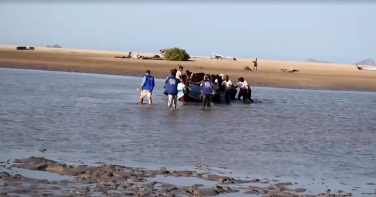 Iemenitas deixam áreas de combate em barcos em meio à crise no Oriente Médio