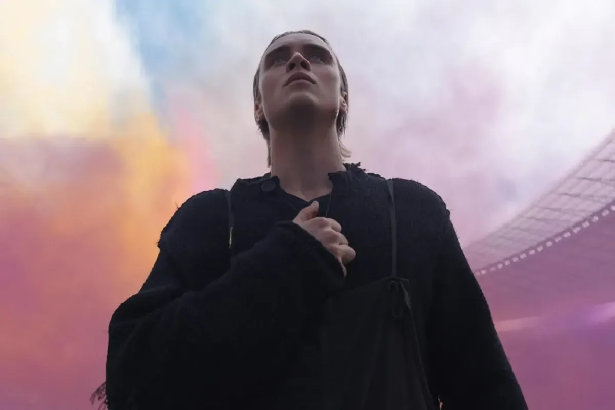 Noah Kahan lança “Draw You Out”, da nova trilha de Jogos Vorazes