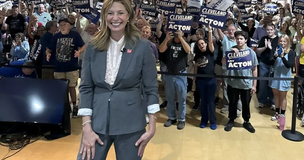 Amy Acton não se fere após homem armado avançar contra evento de campanha em Ohio