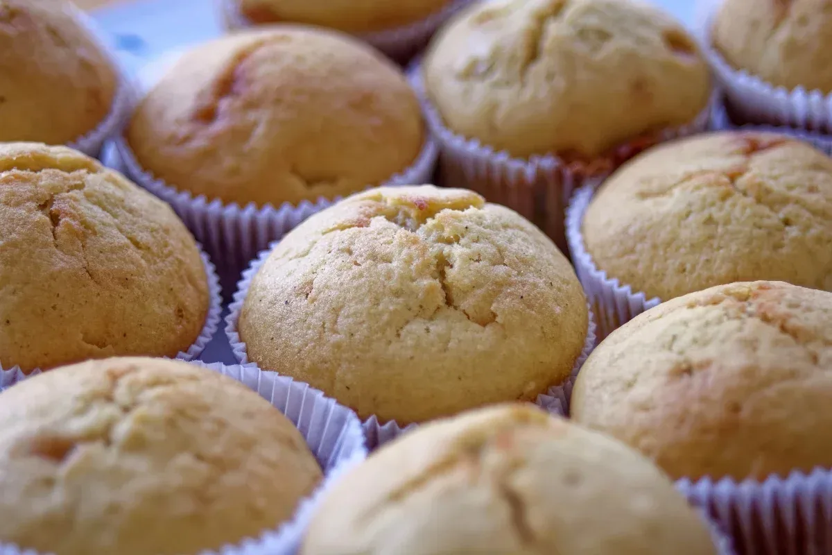 Bolinho de flocão com coco fica pronto em quatro etapas