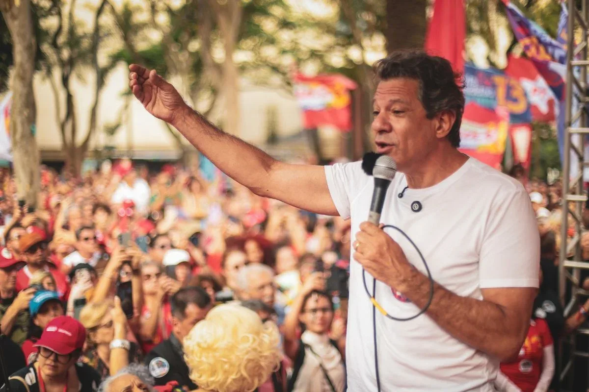 Haddad mira indecisos e eleitores que pensam diferente em São Paulo