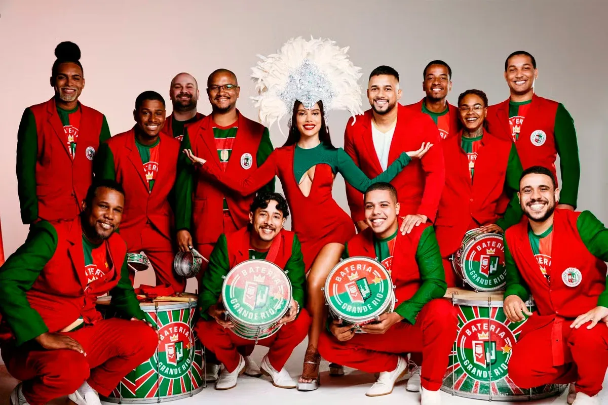 Anitta será coroada rainha de bateria da Grande Rio no domingo