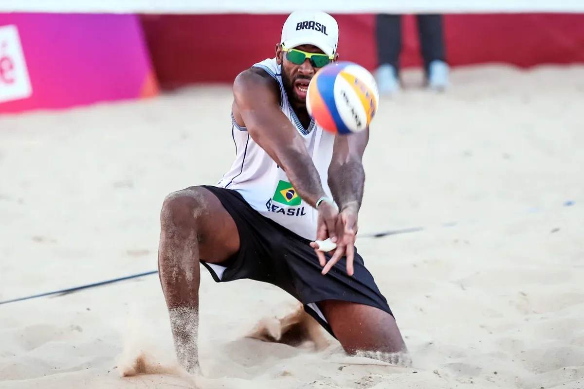 Evandro é alvo de racismo nas redes antes de semifinal na Argentina