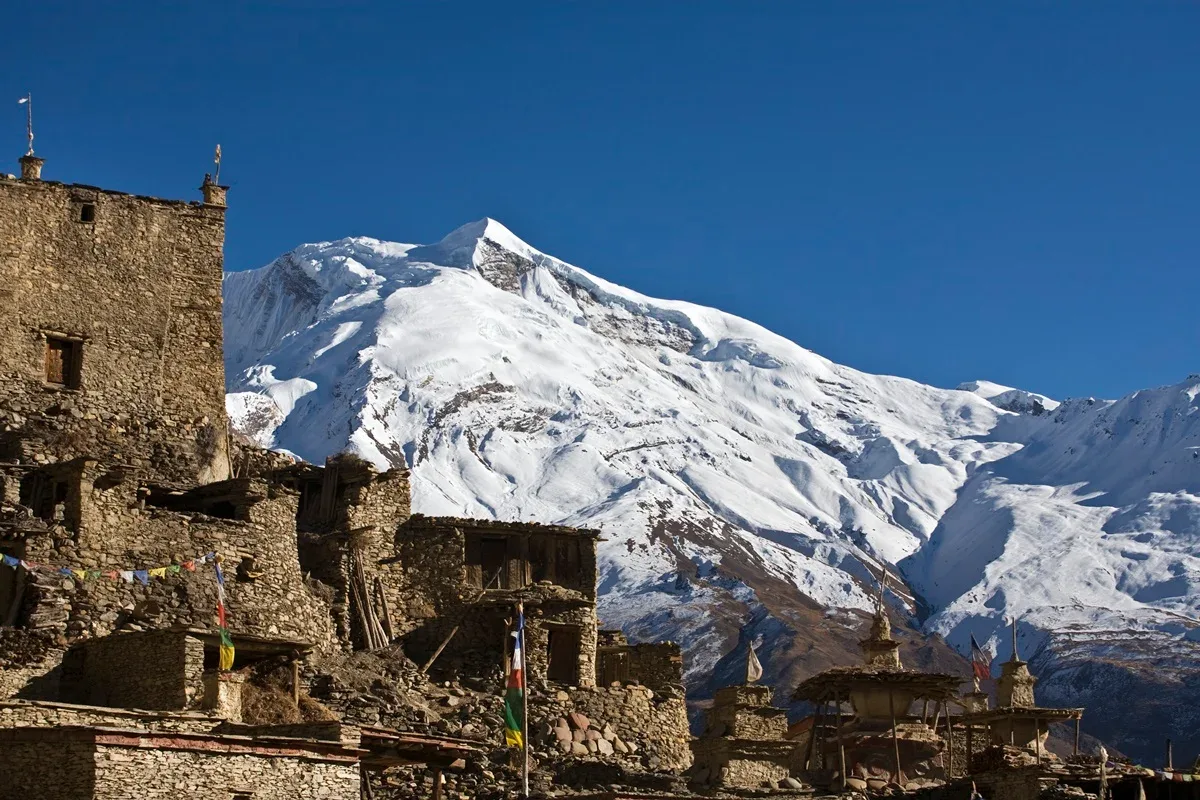 Avalanche deixa 10 desaparecidos em montanha no Nepal