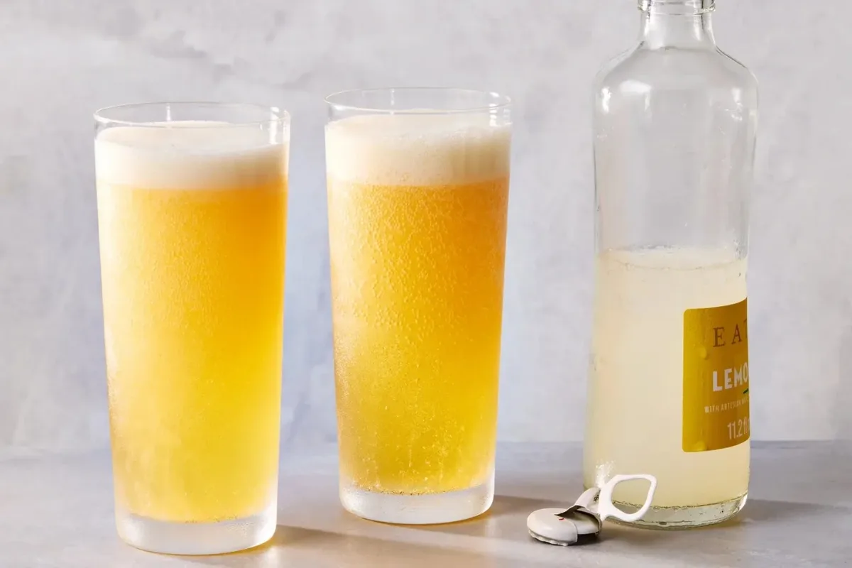 Shandy combina cerveja e limonada e volta aos bares de Nova York