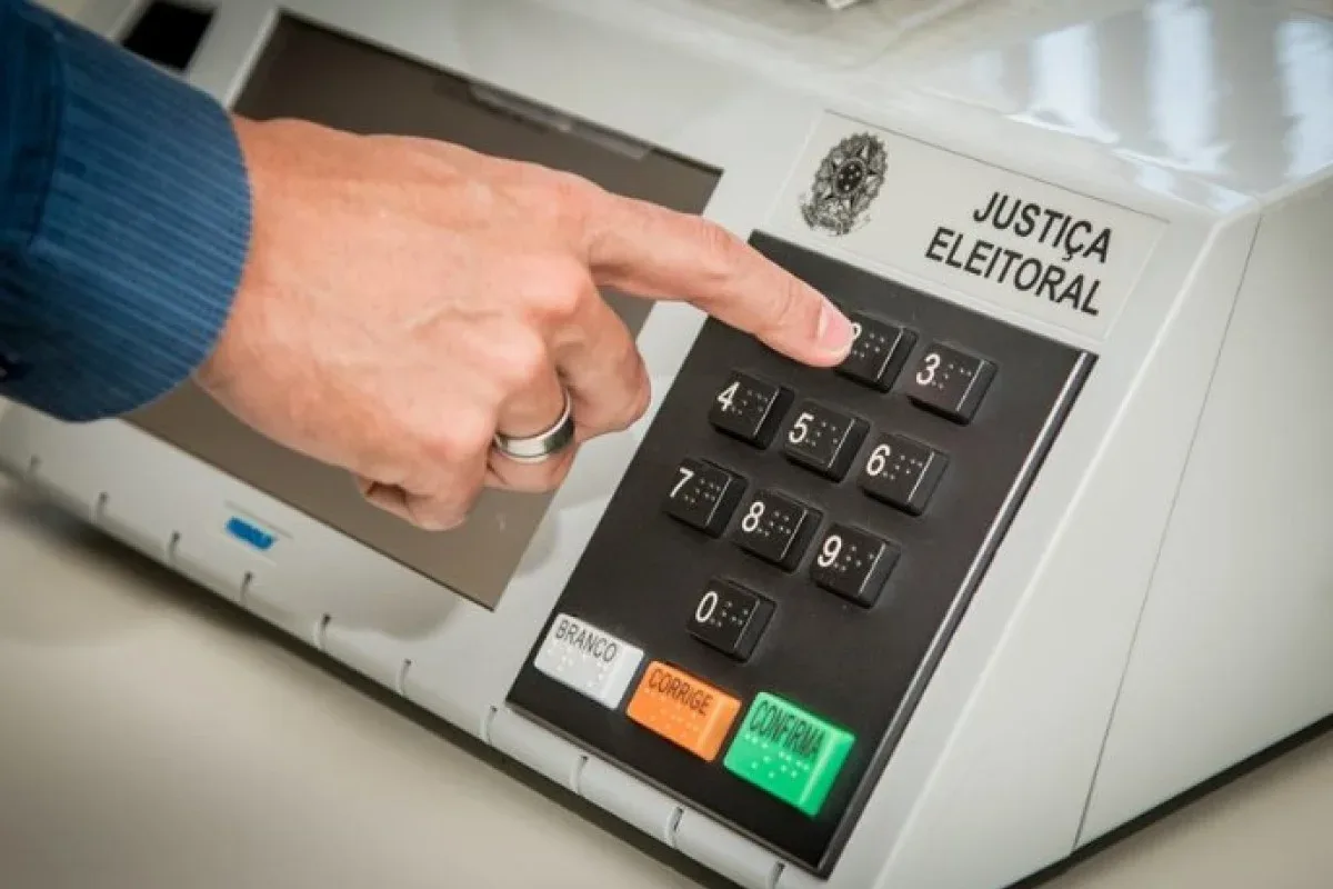 Brasil prepara medidas contra possível interferência dos EUA nas eleições