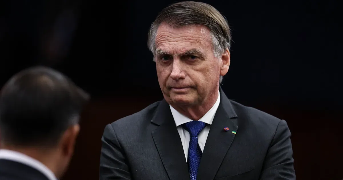 Um ano após condenação, Bolsonaro cumpre pena por trama golpista