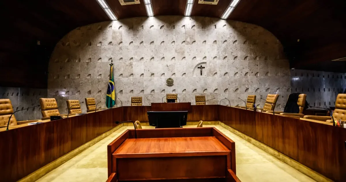 Pesquisa mostra apoio maior a Mendonça em disputa com Moraes