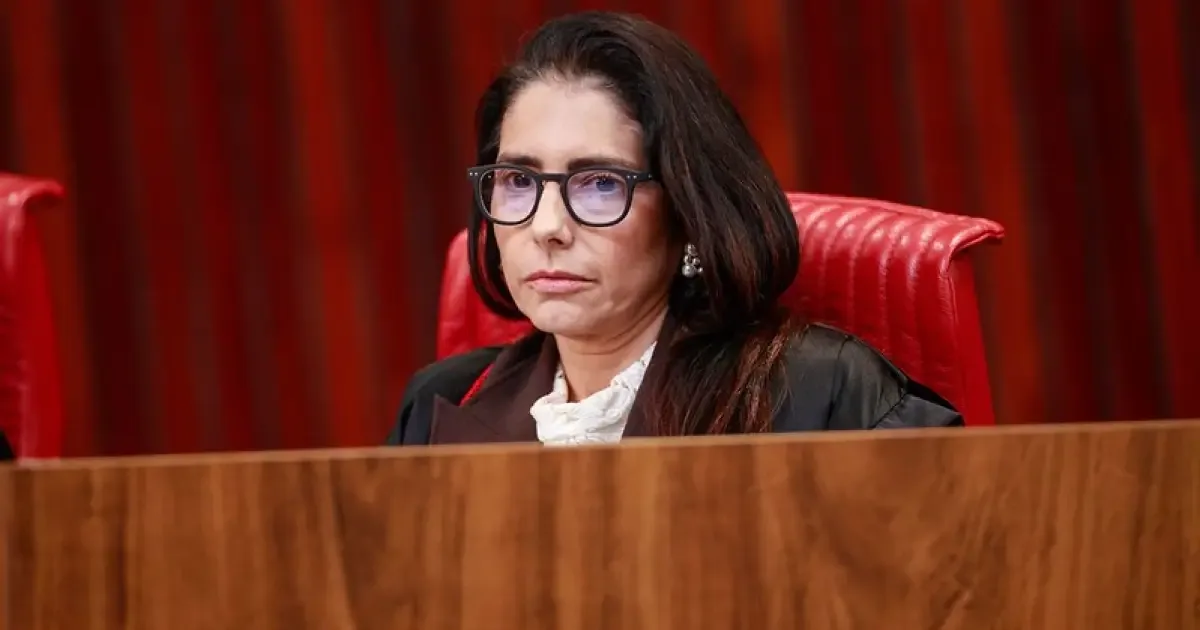 Ministra do TSE que suspendeu púlpito vazio para Lula já declarou voto no petista