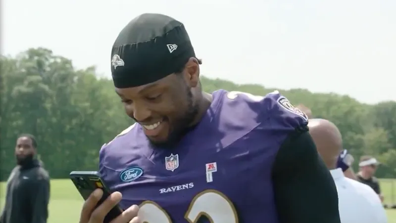 Derrick Henry lembra Pelé antes de estreia da NFL no Maracanã