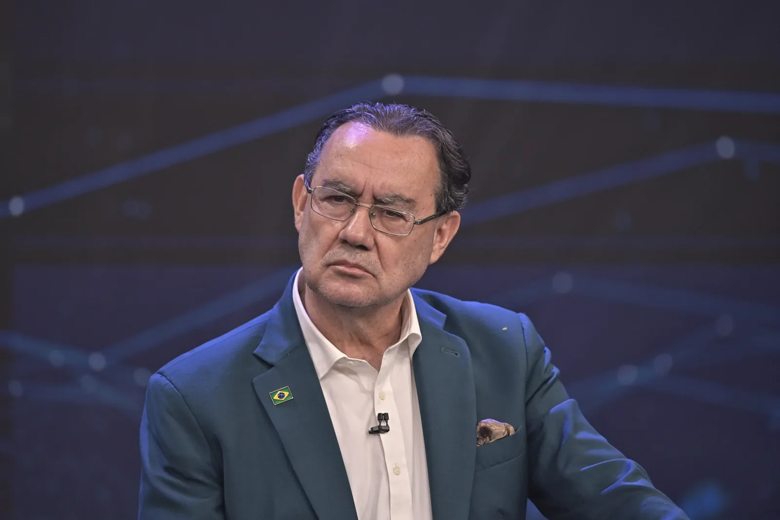Flávio lidera preferência entre eleitores da terceira via no 2º turno
