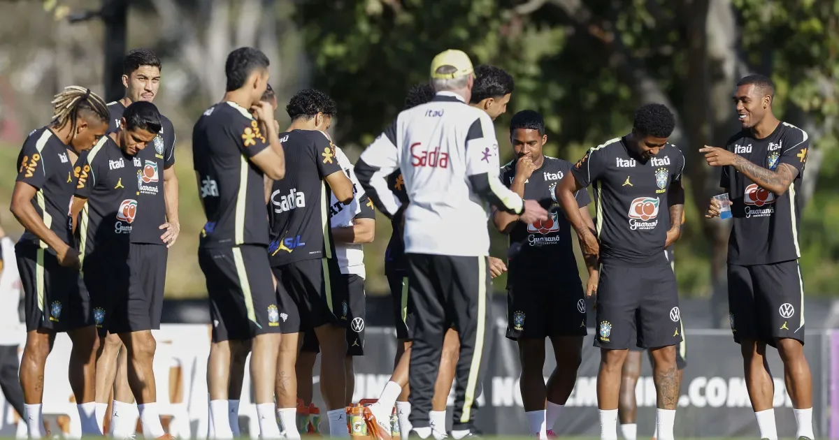 Otávio ganha espaço em treino e pode começar no gol do Brasil
