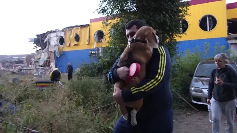 Ataques russos deixam dois mortos e dez feridos em Kiev