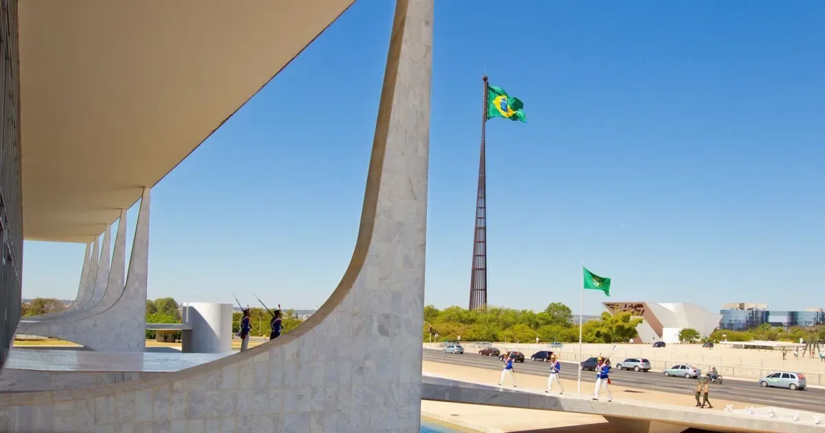 Medidas pré-eleitorais exigem ajuste de R$ 42,3 bilhões no Orçamento de 2027