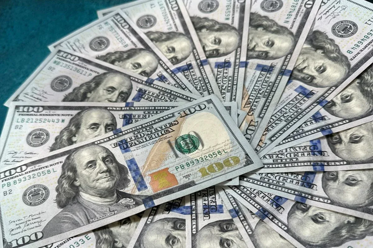 Dólar recua a R$ 5,09, e Ibovespa sobe 1,90% após pesquisa eleitoral