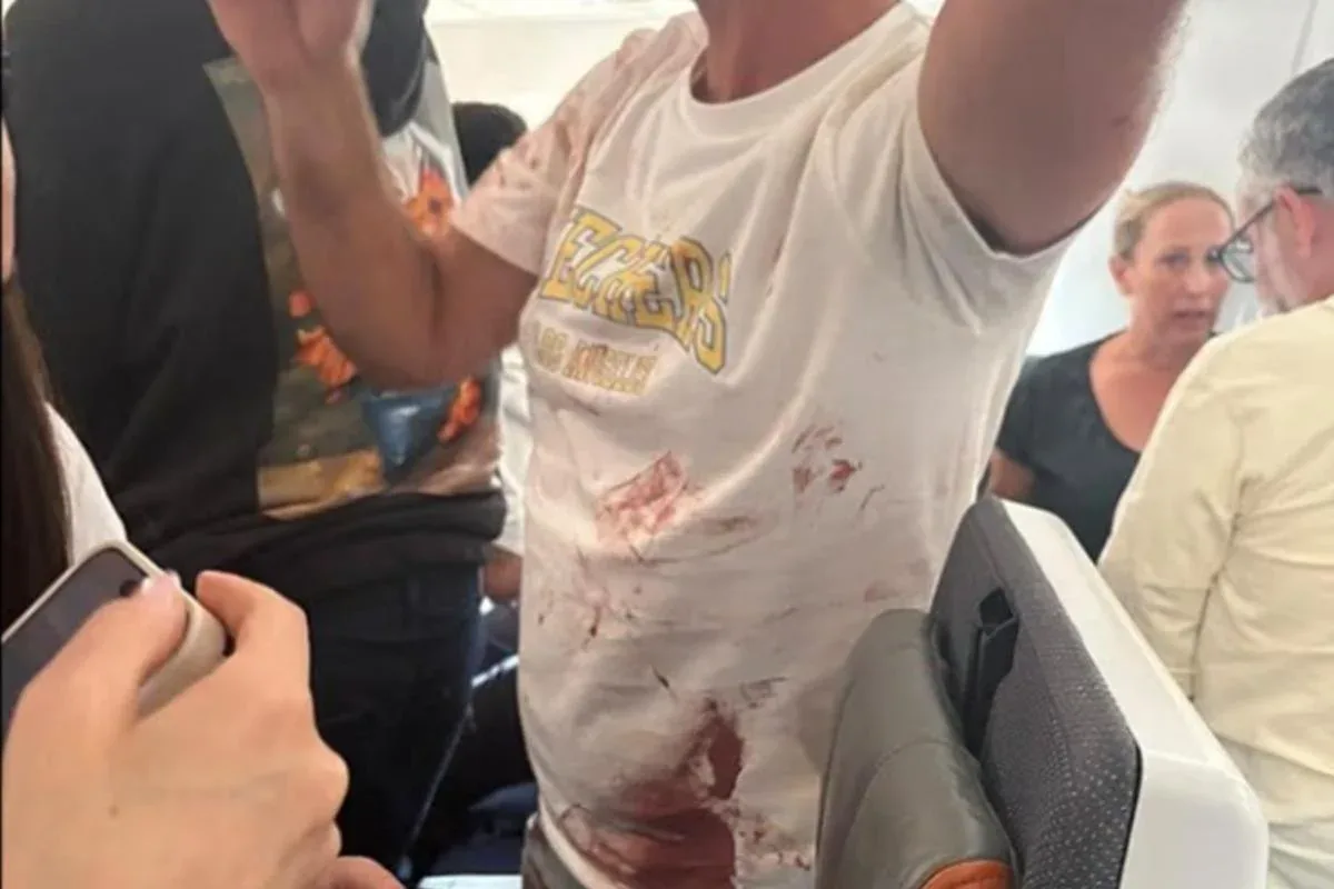 Briga na cabine leva voo da Flydubai a pouso de emergência na Arábia Saudita