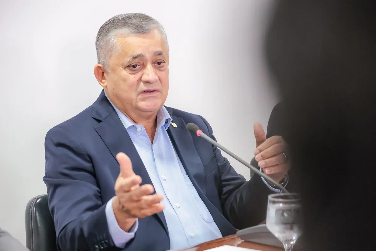 STF mantém afastamento de Andrei Rodrigues, mas julgamento é suspenso