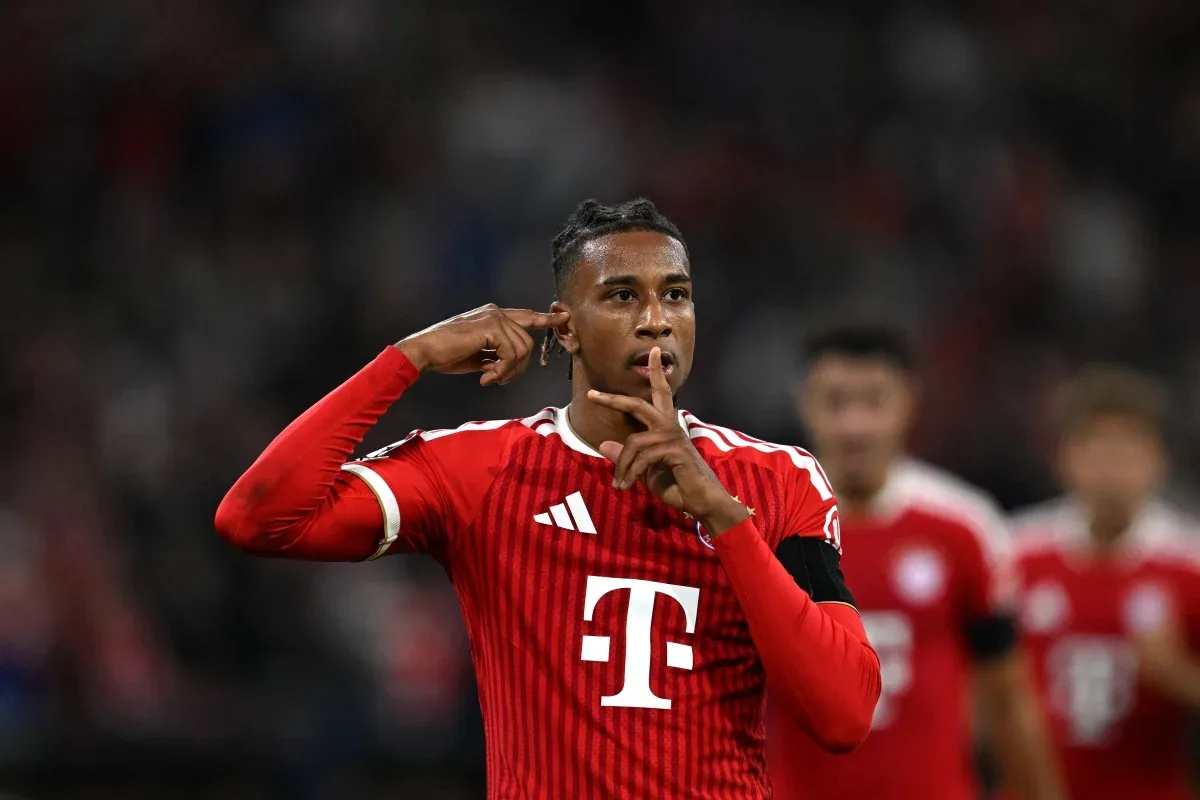 Michael Olise responde com poucas palavras após vitória do Bayern na Champions