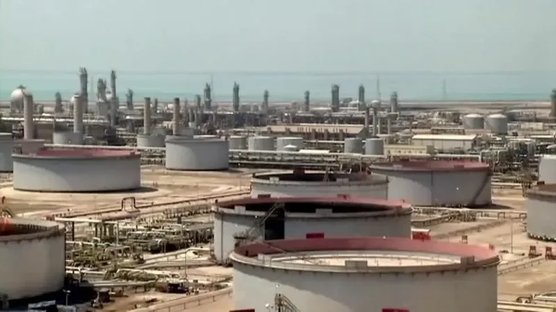 Oleoduto saudita pode reduzir oferta global de petróleo em até 4%