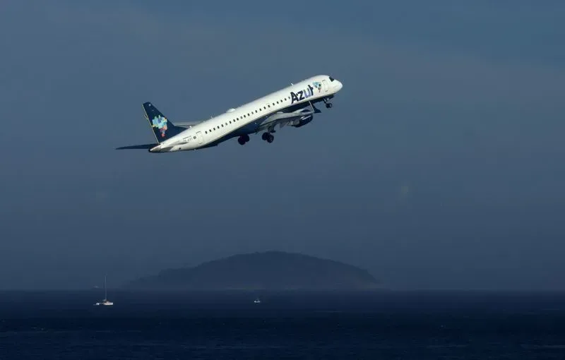 Reforma tributária pode elevar passagens aéreas em 16,1%, aponta estudo