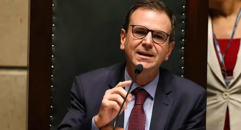 Eduardo Paes lidera cenários de primeiro turno no Rio, diz pesquisa