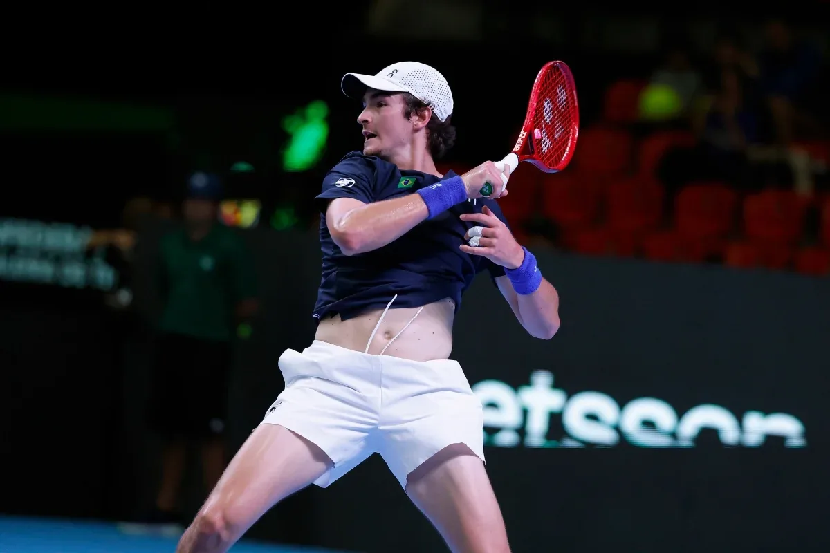 João Fonseca vence Dominic Stricker na estreia do Brasil na Copa Davis