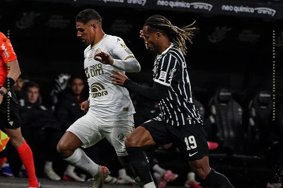Chapecoense supera Corinthians e encerra sequência de derrotas do rival