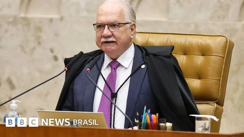 Fachin adia julgamento sobre conduta de Mendonça no caso Banco Master