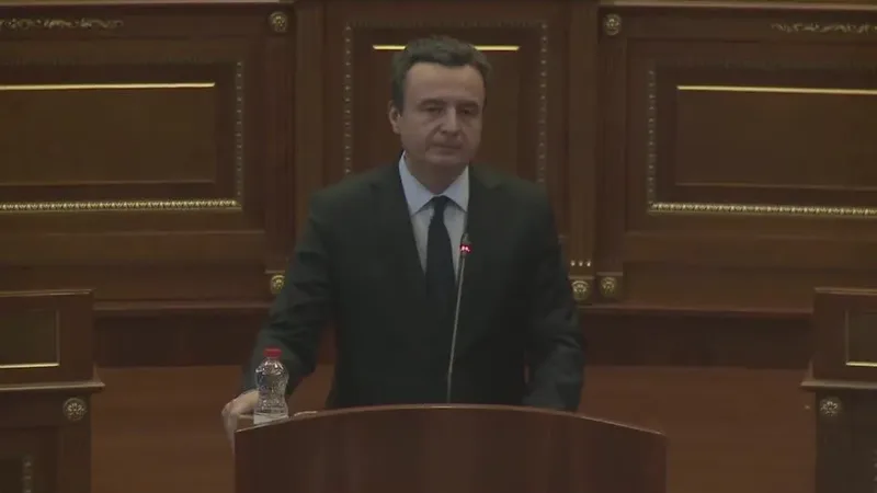 Parlamento do Kosovo reelege Albin Kurti, mas país pode ter nova eleição
