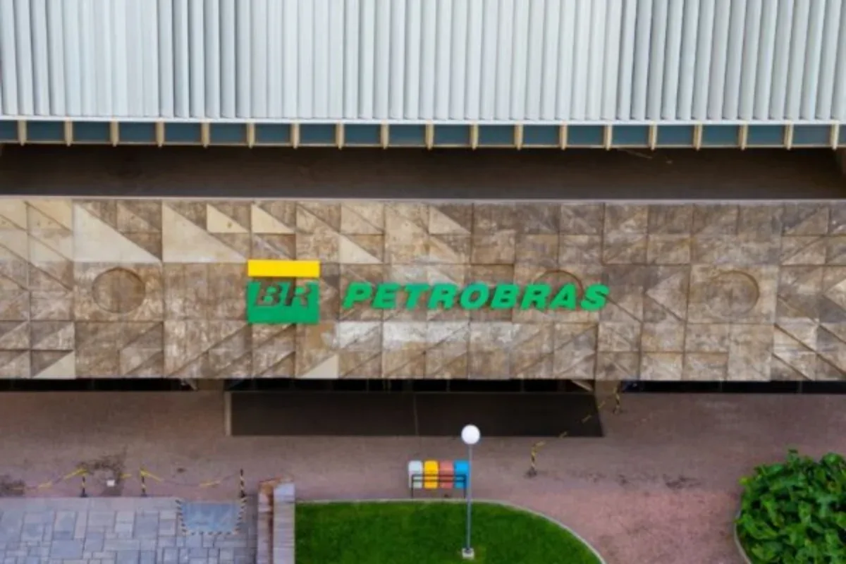 Petrobras adere a subsídio de R$ 1 por litro para o diesel
