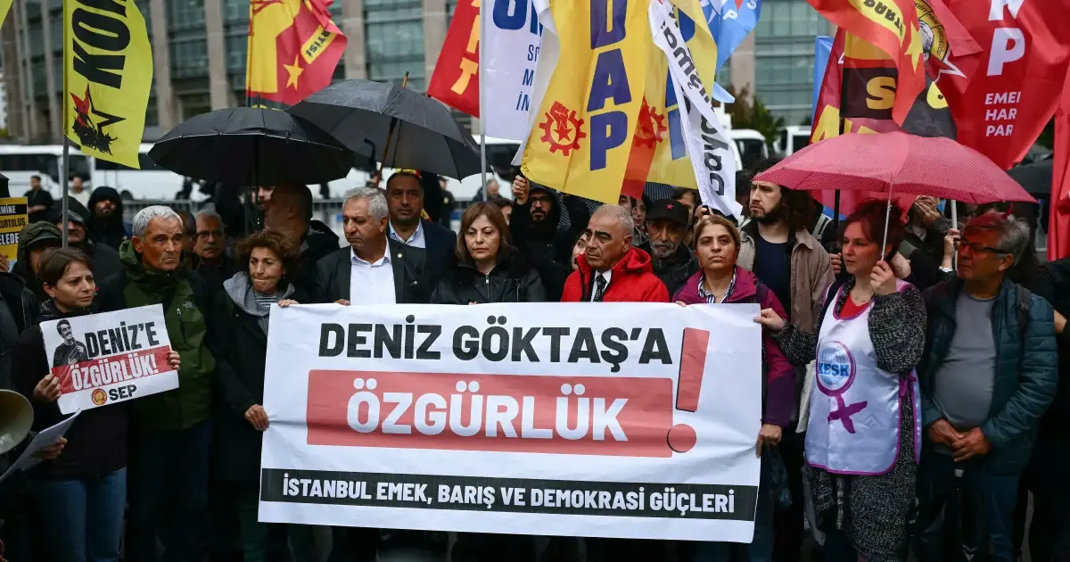 Humorista turco responde por acusações contra Erdogan durante show