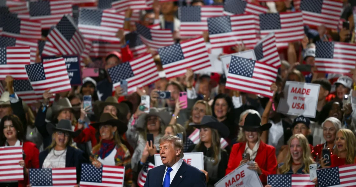 Republicanos citam pouco Trump em anúncios das eleições de meio de mandato