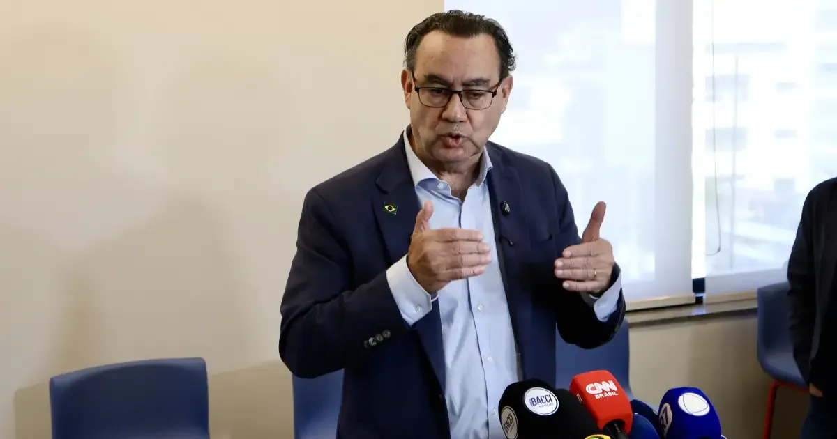 Augusto Cury questiona pesquisas e suspeita de ação de algoritmos