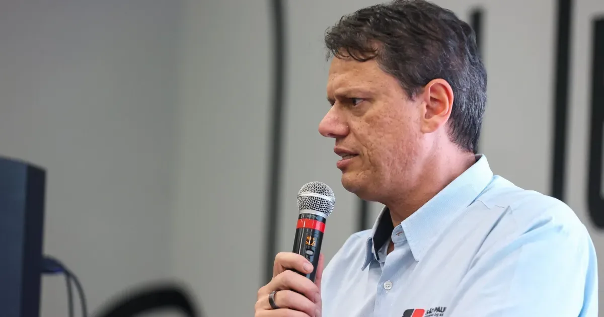 Tarcísio defende afastamento de diretor da PF e cobra atuação do Senado