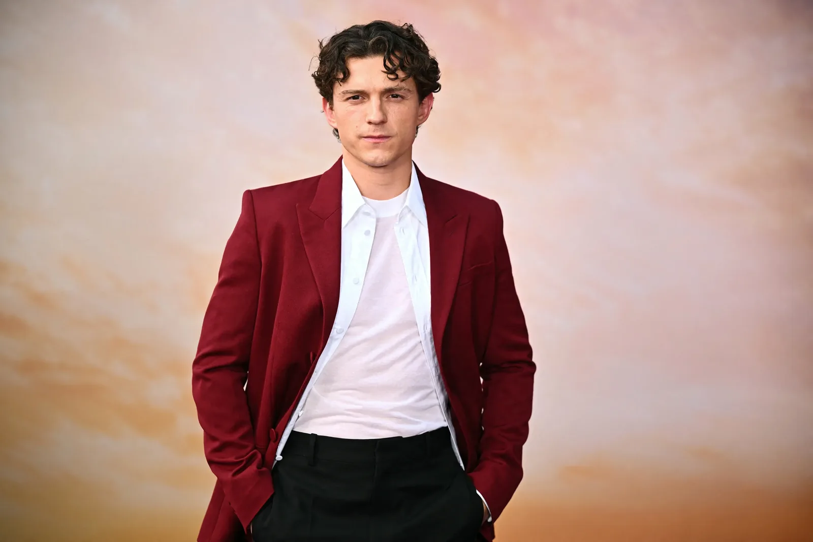 Tom Holland vai interpretar Fred Astaire em cinebiografia dirigida por Paul King