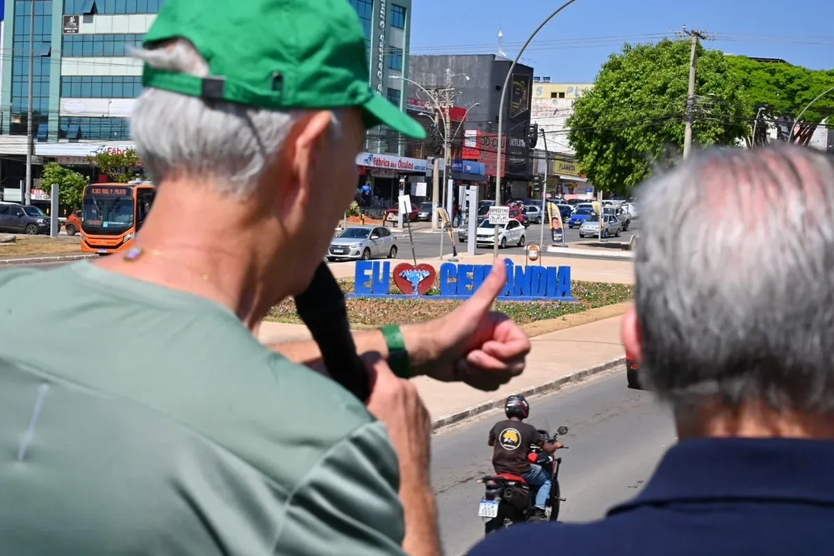 Arruda contesta decisão eleitoral e mantém agenda no DF até a noite