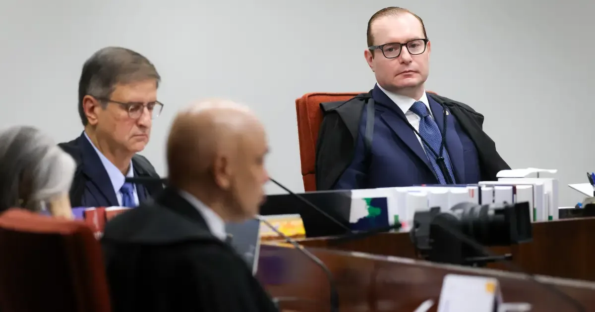 Pedidos de Moraes e Zanin podem ampliar tensão em sessão do STF