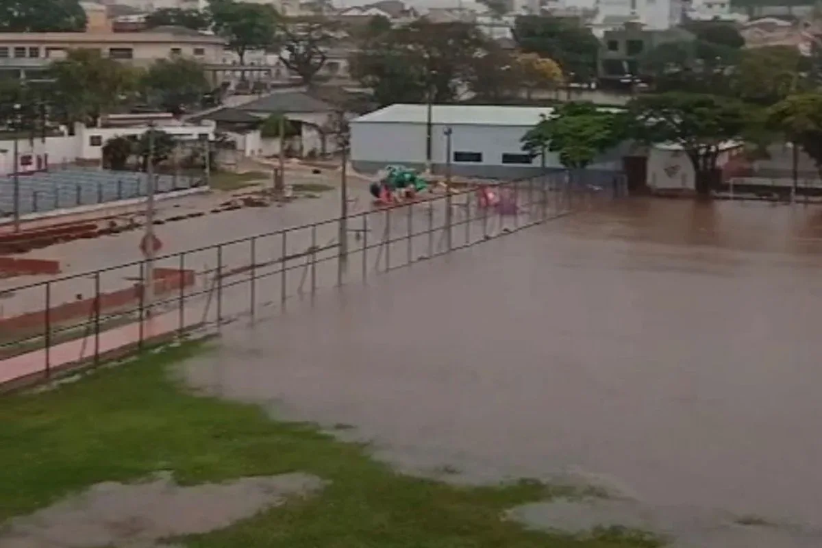 SP recomenda suspender aulas à tarde em áreas sob risco de tempestade
