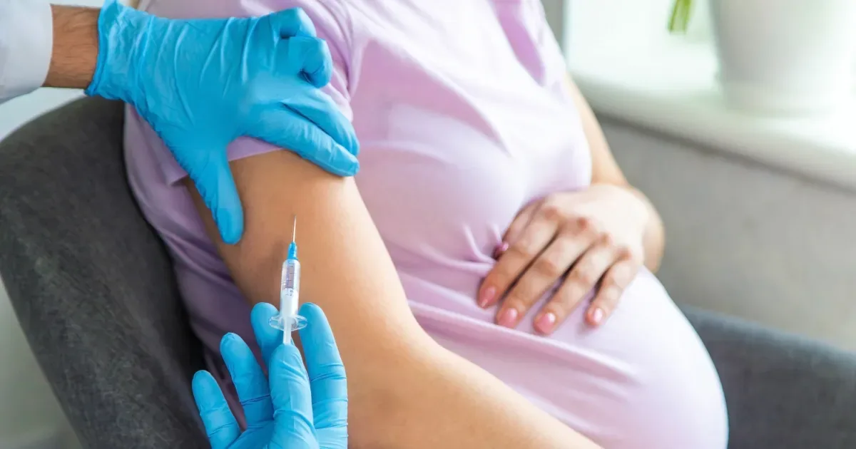 Vacinação na gravidez também ajuda a proteger o recém-nascido
