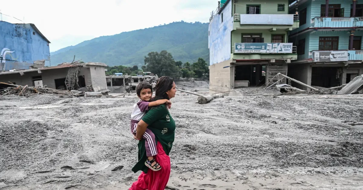 Exército do Nepal usa drones para levar ajuda a áreas isoladas por enchentes