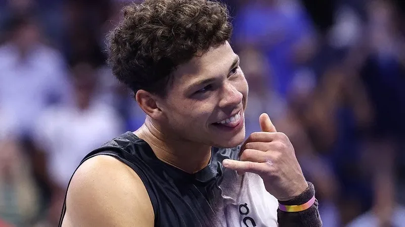 Ben Shelton vence Tiafoe e disputa final inédita do US Open